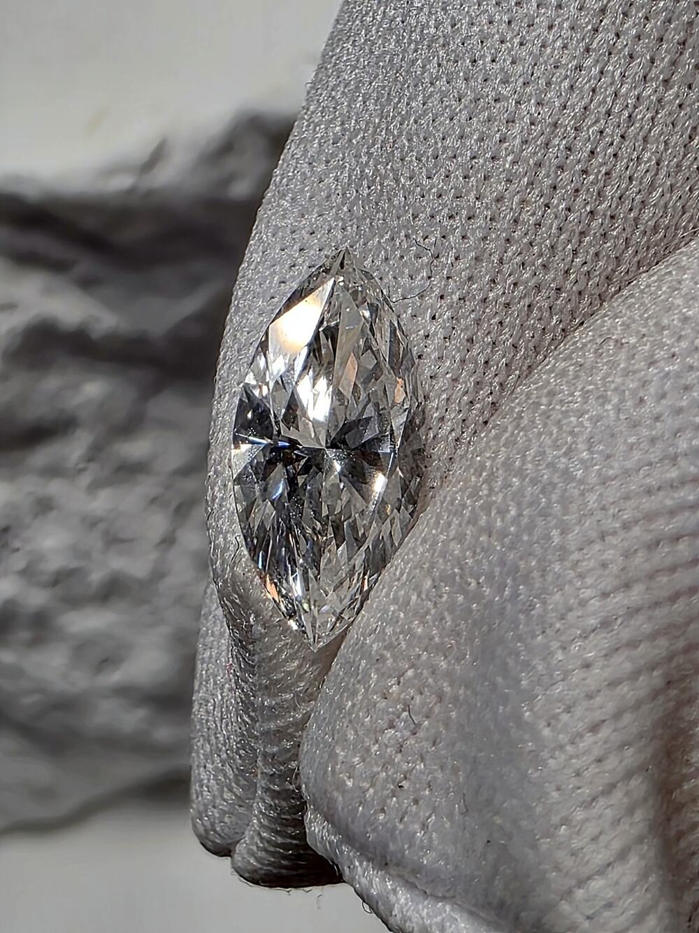 1.0ct Marquise Brilliant Cut Lab Diamond CVD IGI Certified Color:E Clarity: VS1
